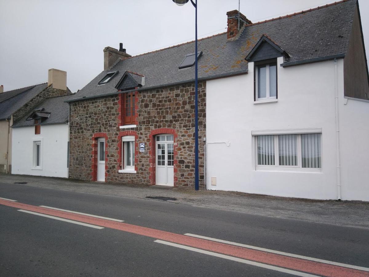 Les Greniers De Blanche Bed & Breakfast Le Vivier sur Mer Bagian luar foto