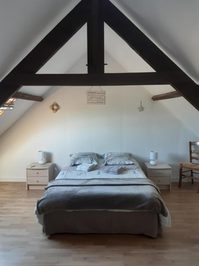 Les Greniers De Blanche Bed & Breakfast Le Vivier sur Mer Bagian luar foto